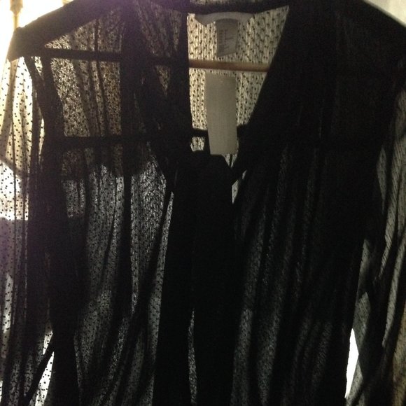 H&M Beautiful Loose Sheer Tie Front Blouse, 4, NWT - Picture 6 of 13